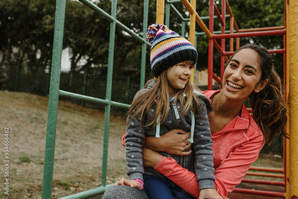 Schritt für Schritt: So funktioniert die Au-pair-Vermittlung Die Suche nach dem richtigen Au-pair muss nicht kompliziert sein. Mit unserer Agentur begleiten wir Sie durch jeden Schritt: